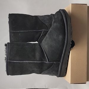 UGG Classic Short II Black Size 8